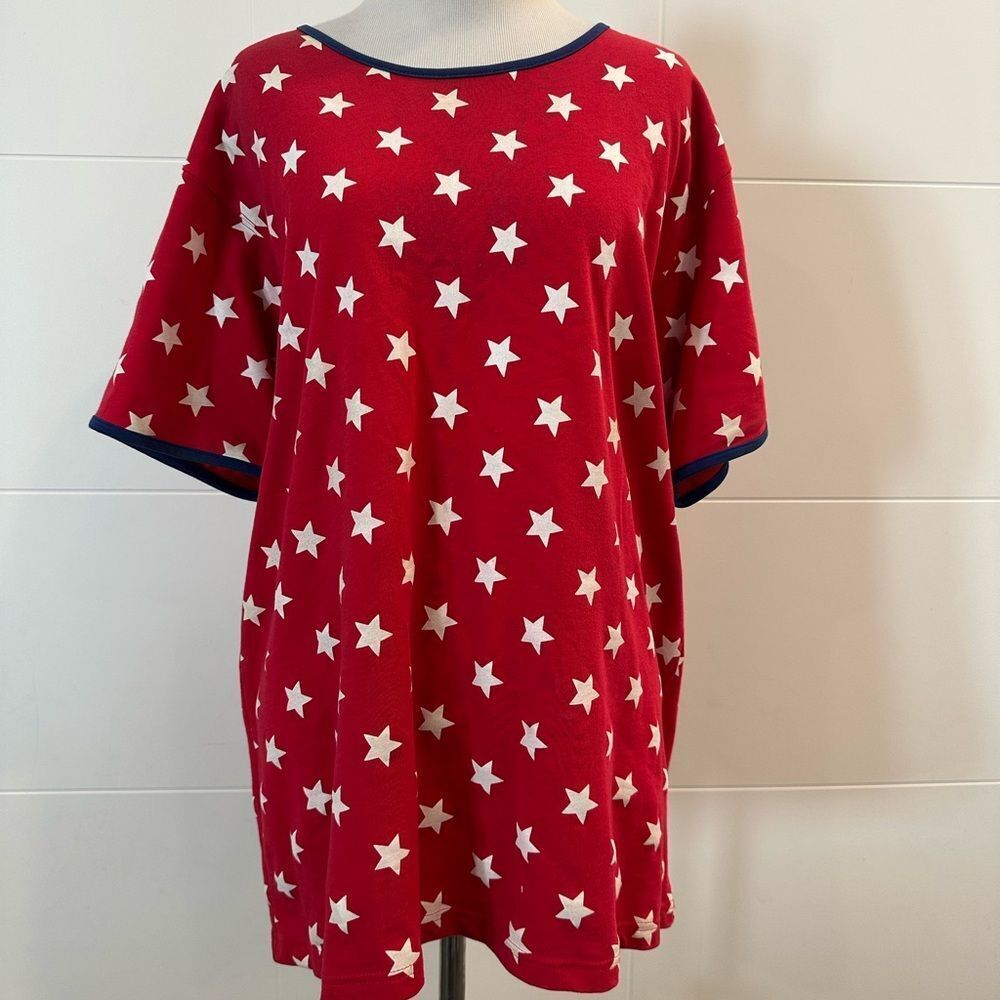 Red Star Patterned T-Shirt